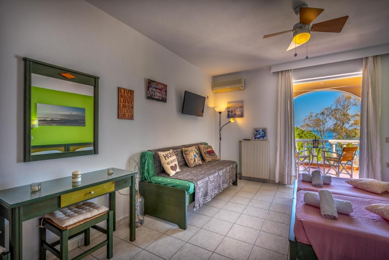 Апартаменты Seafront Spirit Apts Закинтос Экстерьер фото